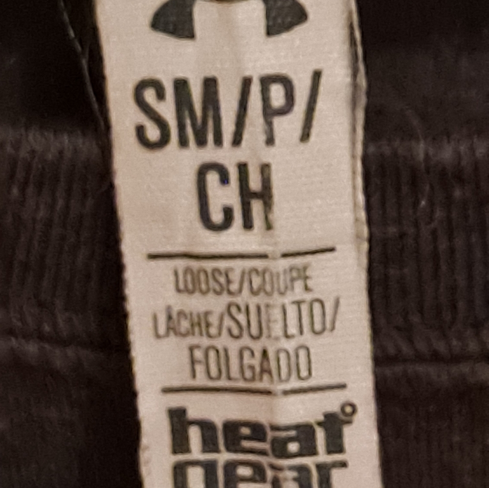 Women's under armor shirt size sm